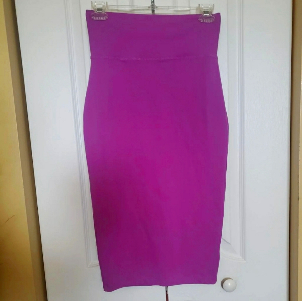 BEBE pencil skirt